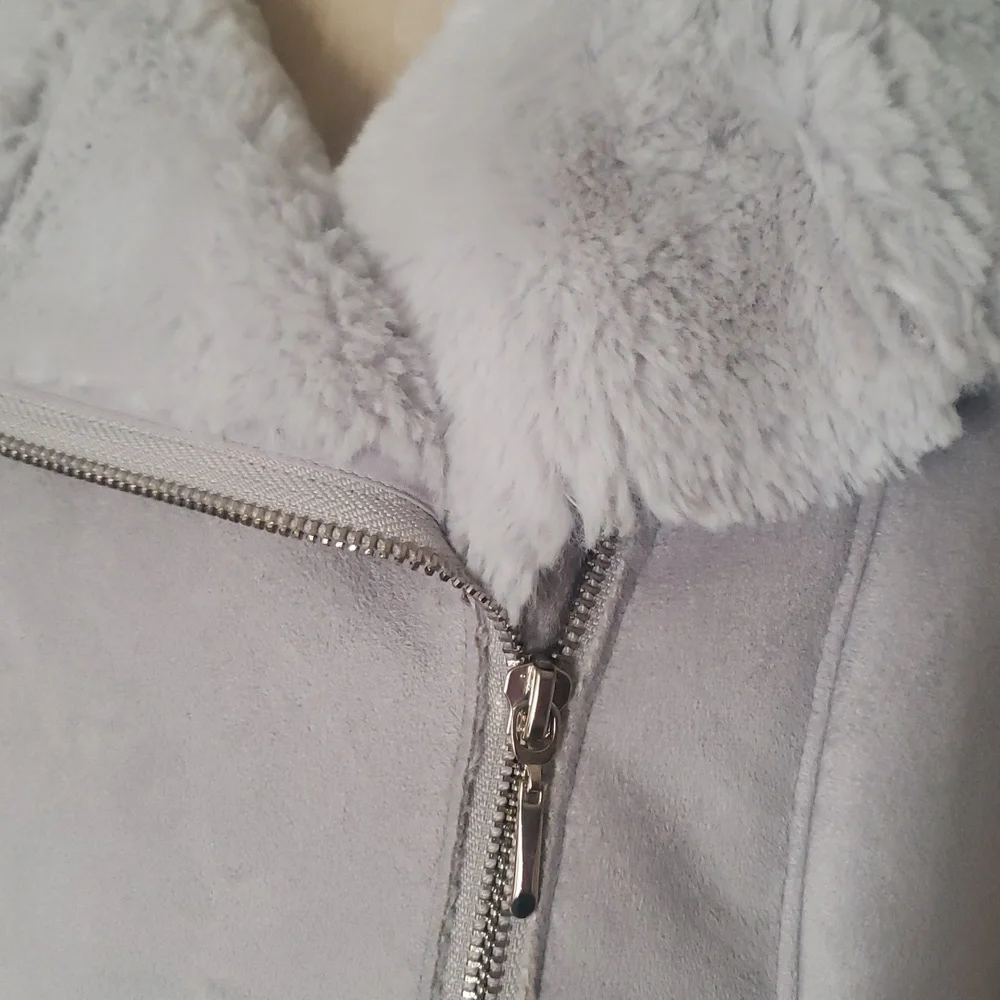 Fabulous Faux Fur - Picture 3 of 12